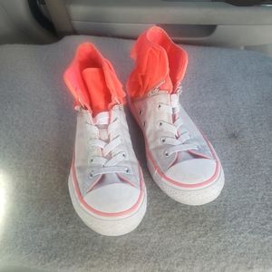 Girls size 2 converse